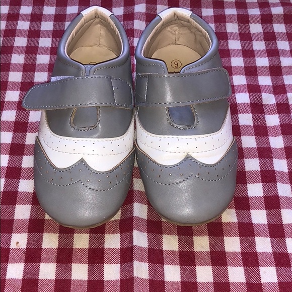 Oxford Toddler Shoes - size 9 - Picture 1 of 8